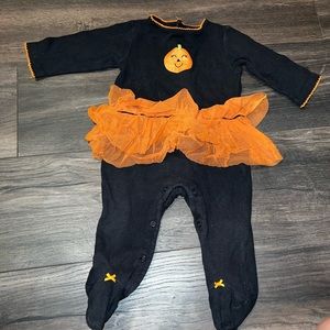 🎄5/$13 Halloween onesie